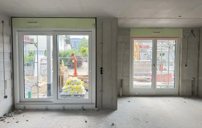 Die Fenster sind eingebaut
